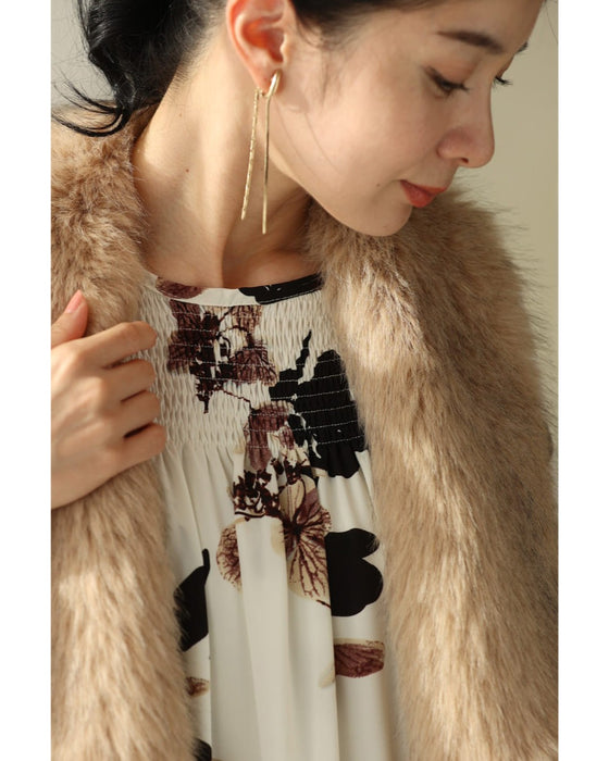 凛と咲く深みカラーの花柄ミディアムワンピース(紐リボン付き)