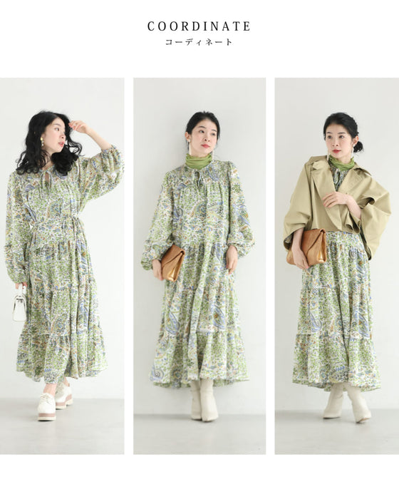 爽やかな小花とペイズリーのティアードロングワンピース（紐ベルト付き）