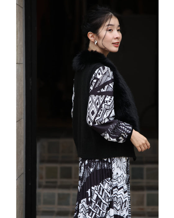 モノトーンなアートが広がるドッキングニットロングワンピース