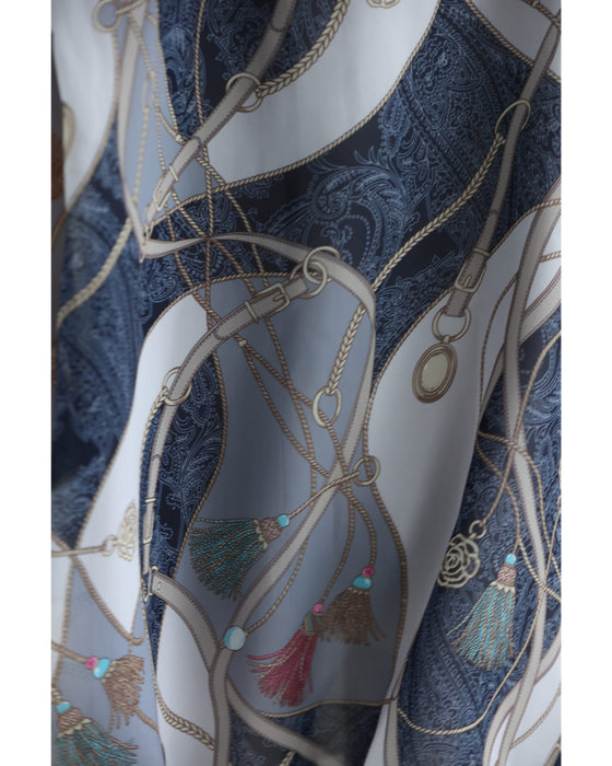 重なるデザインのスカーフ柄エアリーチュニック