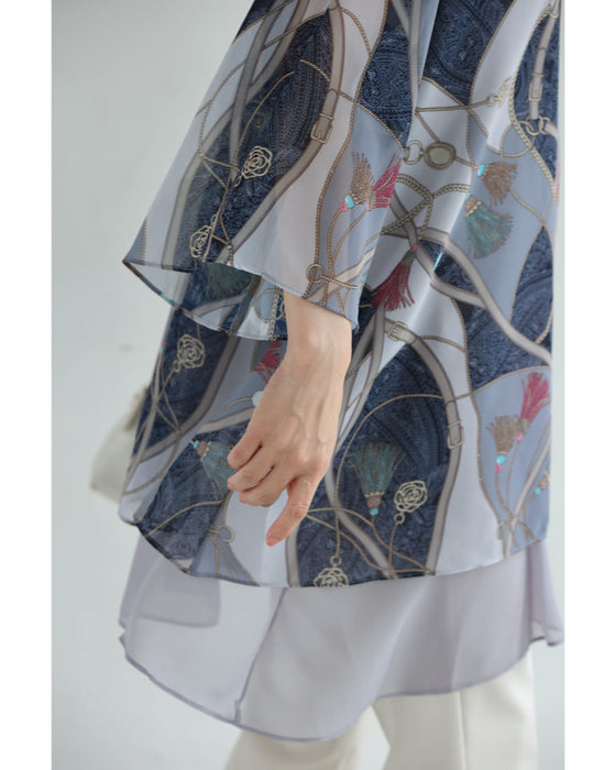 重なるデザインのスカーフ柄エアリーチュニック