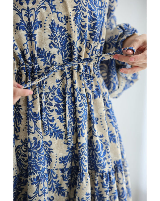 【予約商品】美しい青のダマスク柄ミディアムワンピース