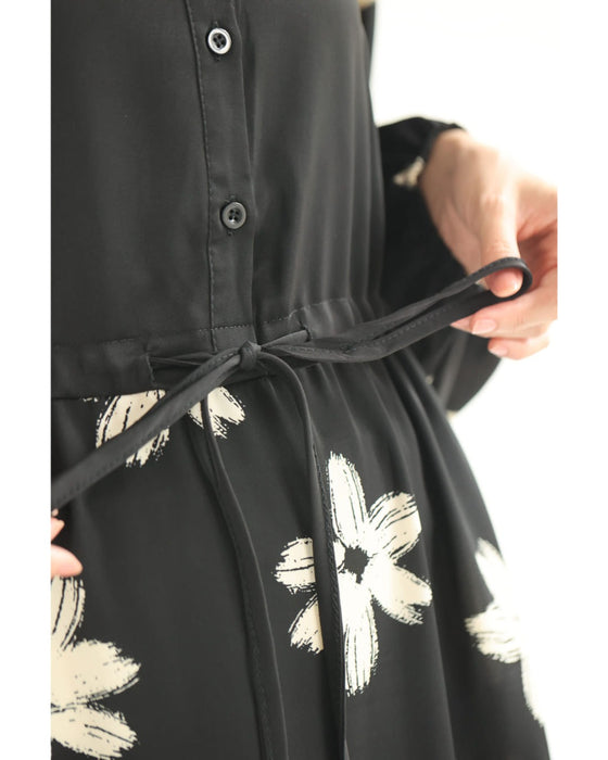 【予約商品】白い花のペイントアートロングワンピース