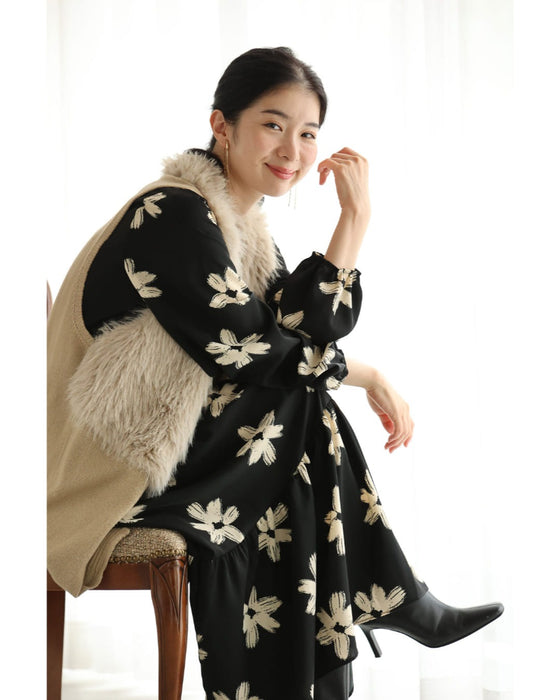 白い花のペイントアートロングワンピース