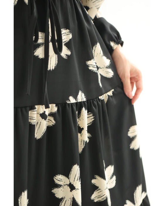 【予約商品】白い花のペイントアートロングワンピース