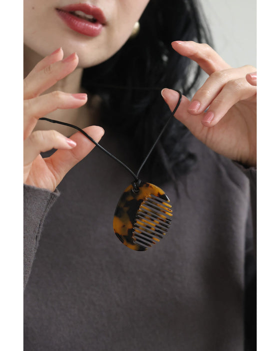 べっこう風コームのコードネックレス