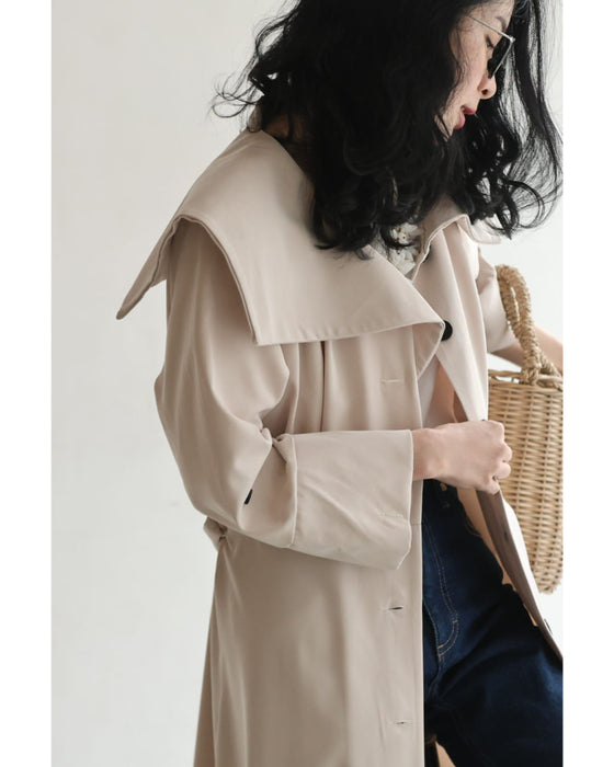 ビッグカラーのロングトレンチコート（ベルト付き）