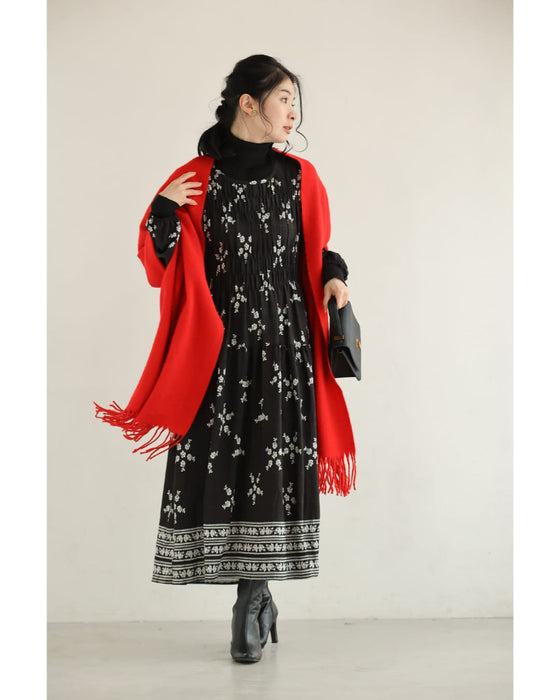 花と花を結ぶ胸元シャーリングミディアムワンピース