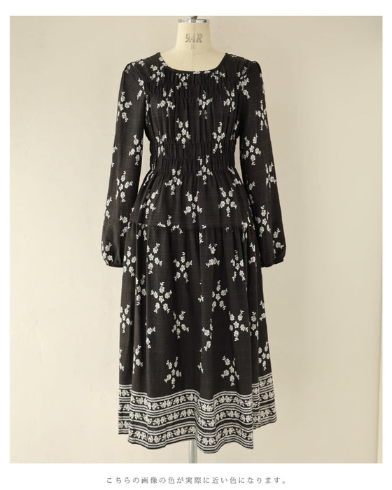 花と花を結ぶ胸元シャーリングミディアムワンピース