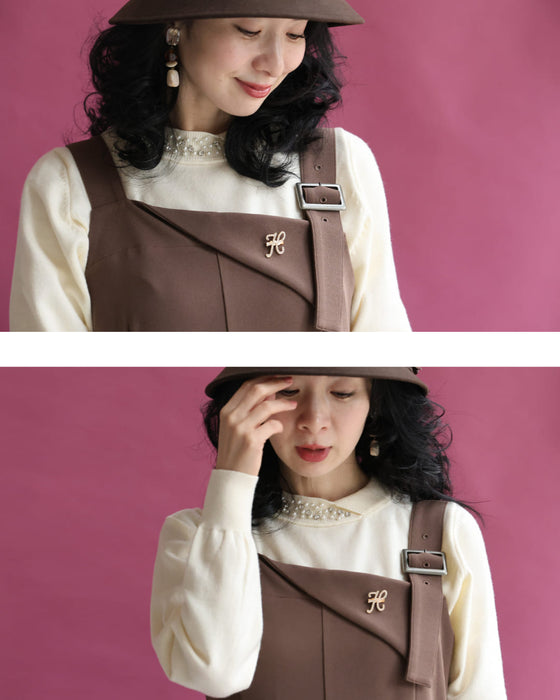 アシンメトリーなビジューネックニットプルオーバートップス（ブローチ付き）