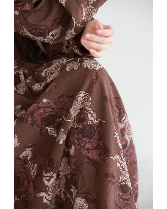 優雅なバラ描くショコラカラーミディアムワンピース