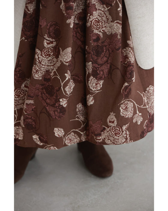 優雅なバラ描くショコラカラーミディアムワンピース