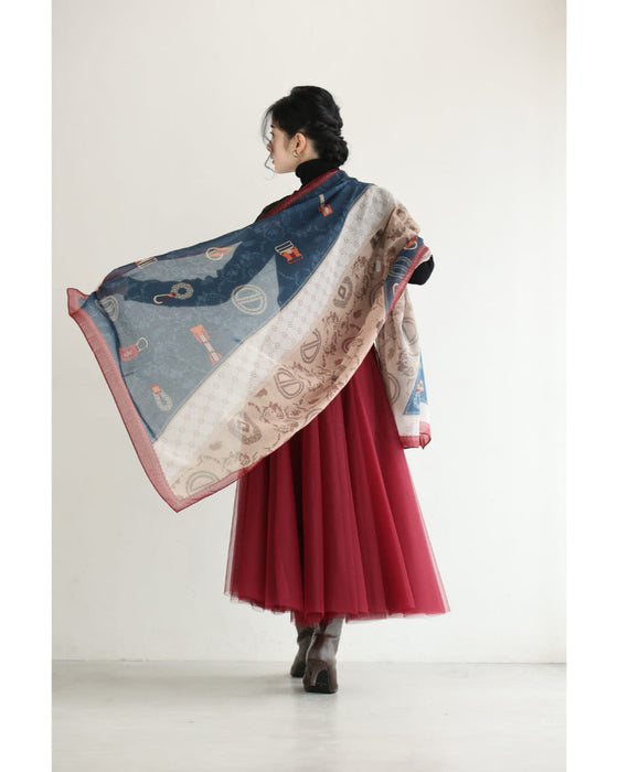 コーデを華やかにする柄合わせシアーストール