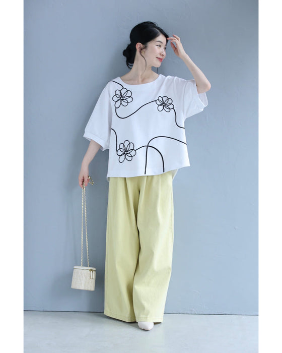 繋がる花刺繍のカットソートップス