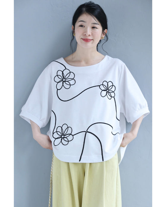 繋がる花刺繍のカットソートップス