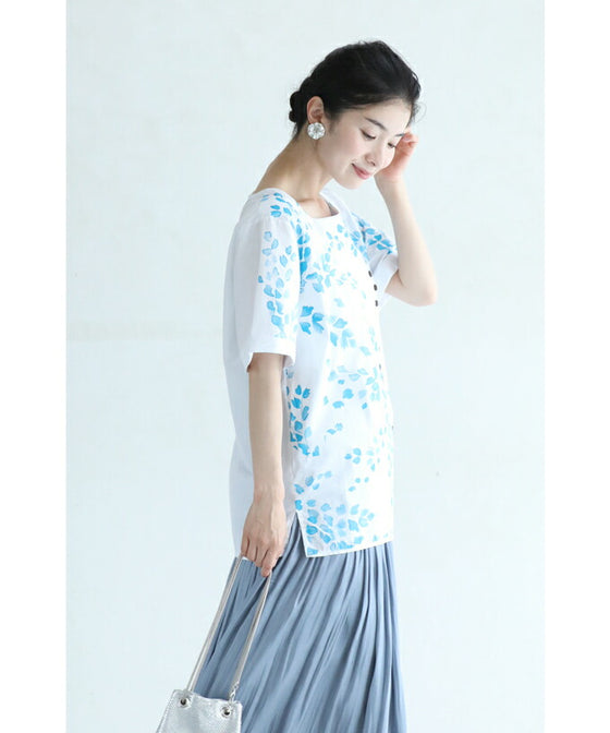 【アウトレット返品交換不可】青い花びら舞うシャツプルオーバートップス