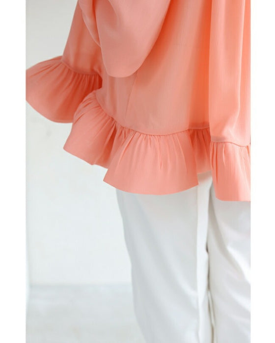 【アウトレット返品交換不可】花びらフリル裾シャーリングブラウストップス