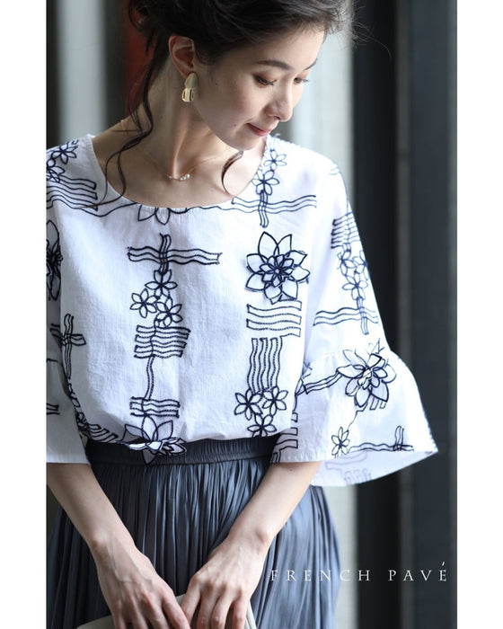 【アウトレット返品交換不可】優しく風に揺れる花が咲いたブラウス