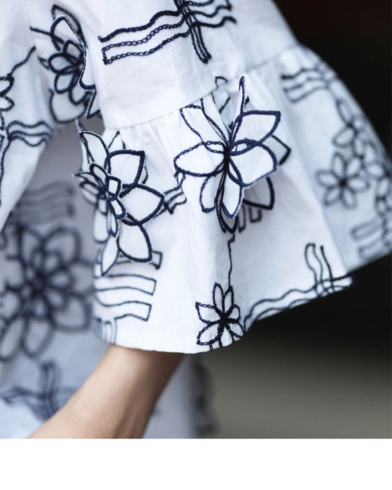 【アウトレット返品交換不可】優しく風に揺れる花が咲いたブラウス