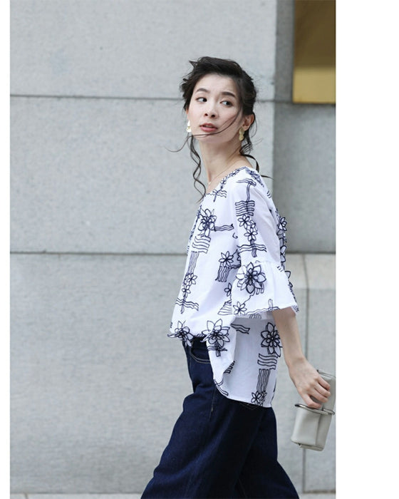 【アウトレット返品交換不可】優しく風に揺れる花が咲いたブラウス