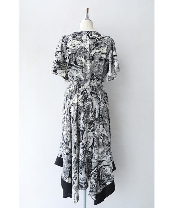 【アウトレット返品交換不可】ゆらゆら揺らめく墨流し柄ロングワンピース