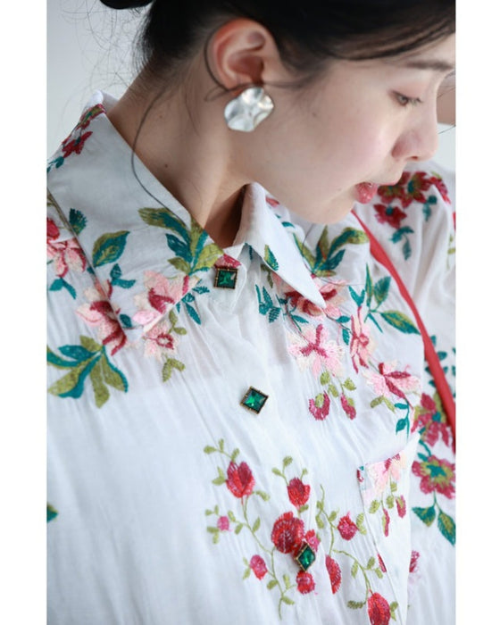 【アウトレット返品交換不可】アンティーク風ビジューボタンの花刺繍シャツトップス