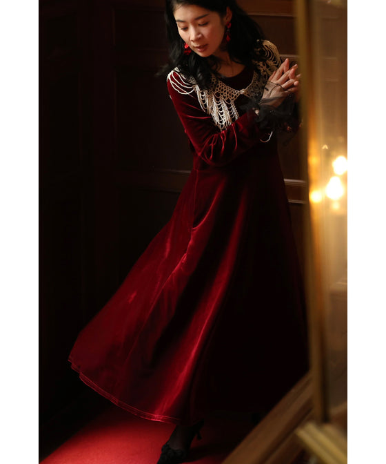 しっとり上質な艶めきベロアロングワンピース