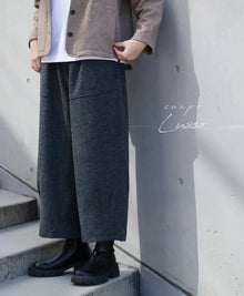  Tuck design pants