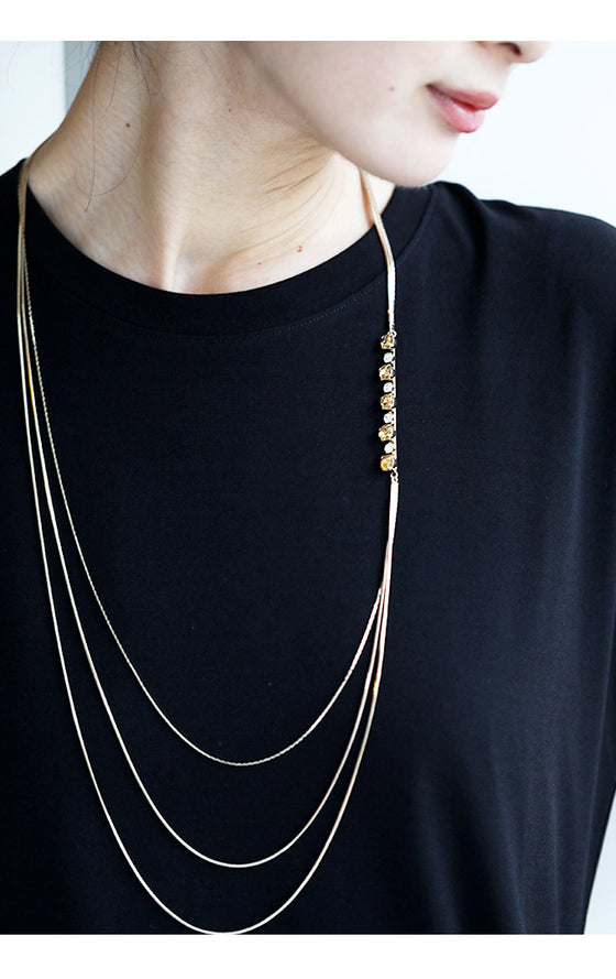 (ゴールド)ドレスにもTシャツにも合う3連煌めきネックレス