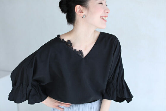 【セール商品返品交換不可】ふっくら花つぼみ袖のドルマンブラウストップス