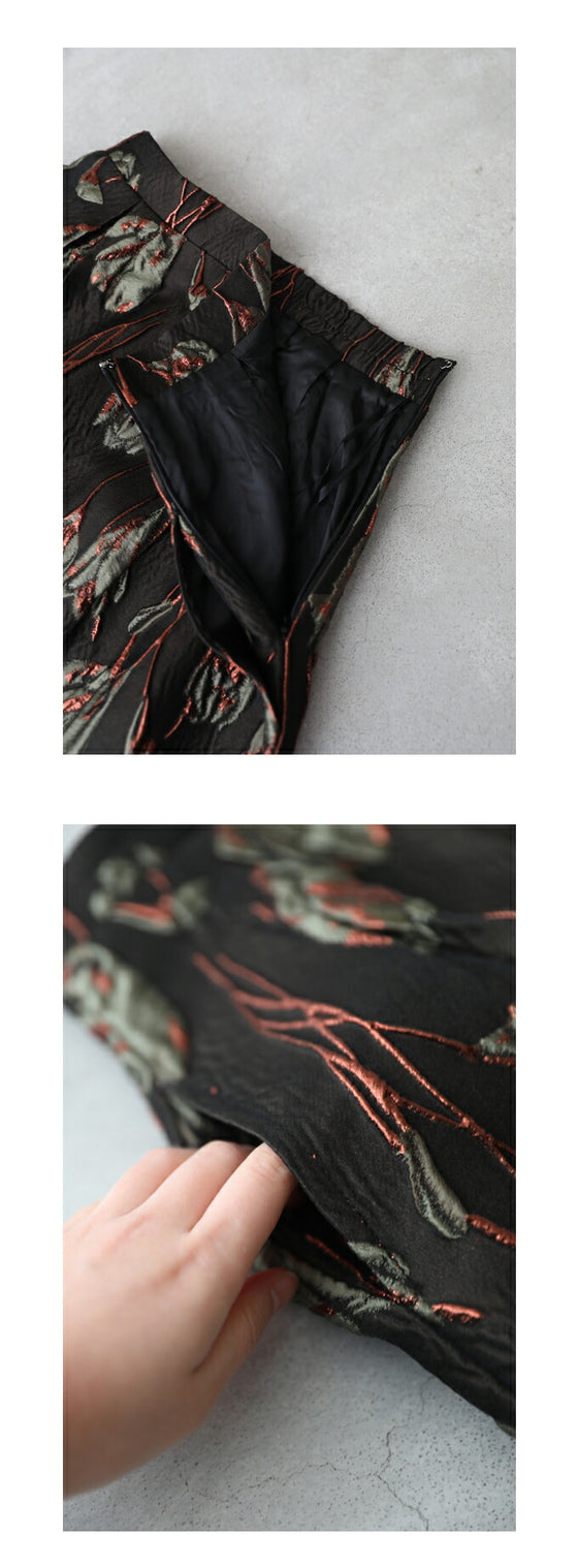 浮かび上がる木蓮の花 コクーンスカート