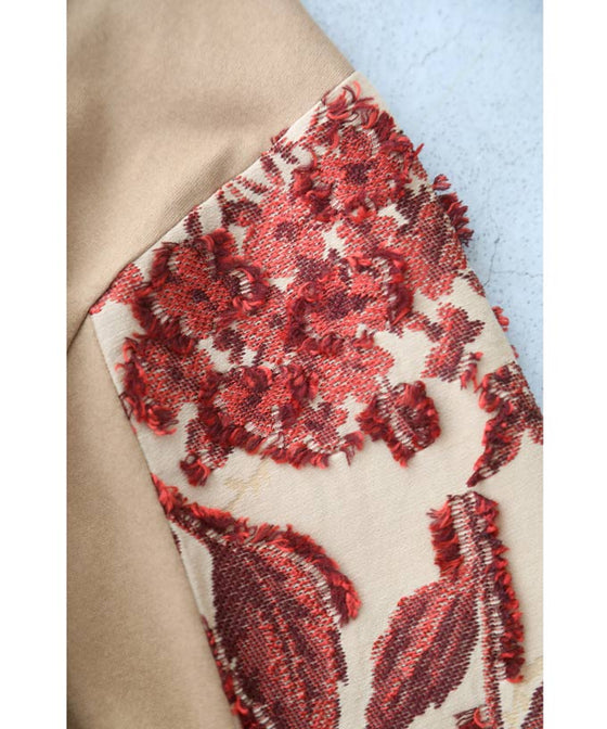 【セール商品返品交換不可】ふわふわ浮かび上がる花刺繍袖プルオーバートップス