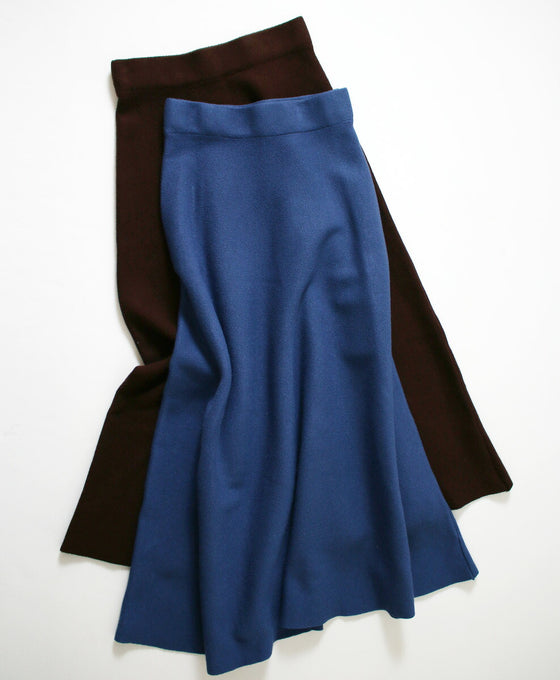 【セール商品返品交換不可】形に拘りました。フォルムが美しいニットフレアスカート