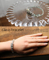A ring bracelet that changes with the light