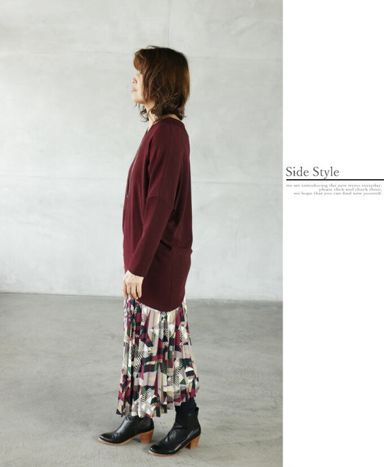 A V-neck dolman top with a double V for a beautiful look (wine red)