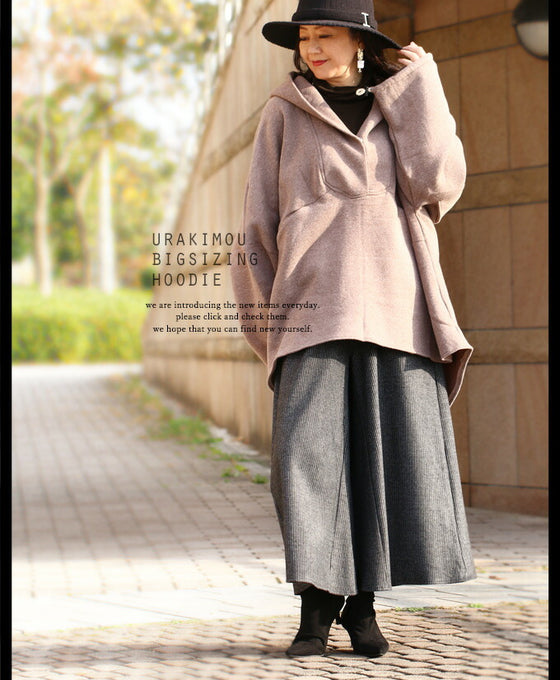 Cozy and warm. The ideal top that is both comfortable and cute.