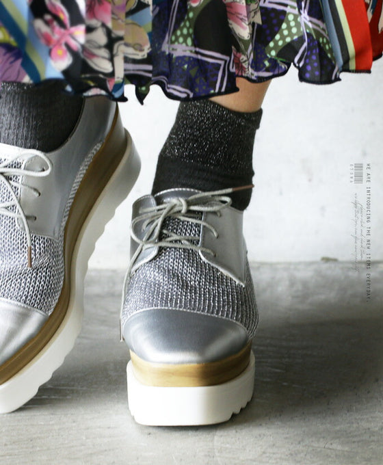 【セール商品返品交換不可】レースアップシューズ。オックスフォード。厚底。強いエッジ。驚愕の脚長効果。『シルバー』