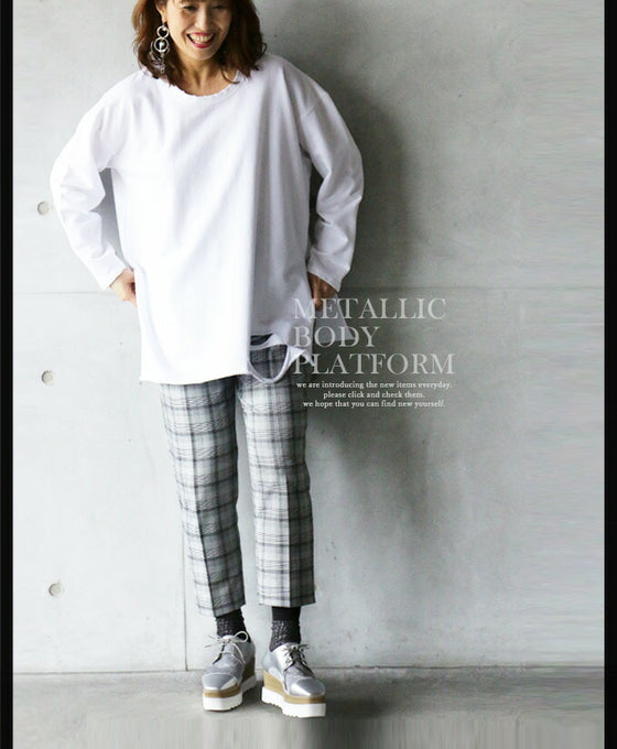 【セール商品返品交換不可】レースアップシューズ。オックスフォード。厚底。強いエッジ。驚愕の脚長効果。『シルバー』