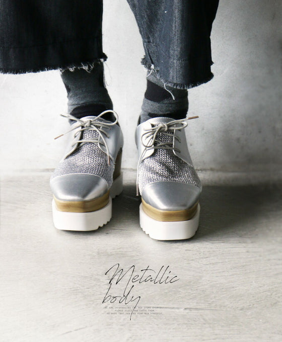 【セール商品返品交換不可】レースアップシューズ。オックスフォード。厚底。強いエッジ。驚愕の脚長効果。『シルバー』