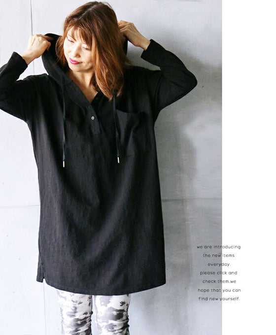 Stylish, casual and simple hooded tunic in black