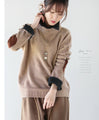 A cozy knit that shows off two different faces