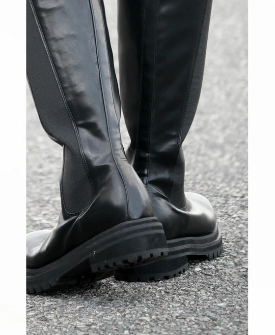 【セール商品返品交換不可】今期最強アイテム。『ブラック』（23.5cmのみ）