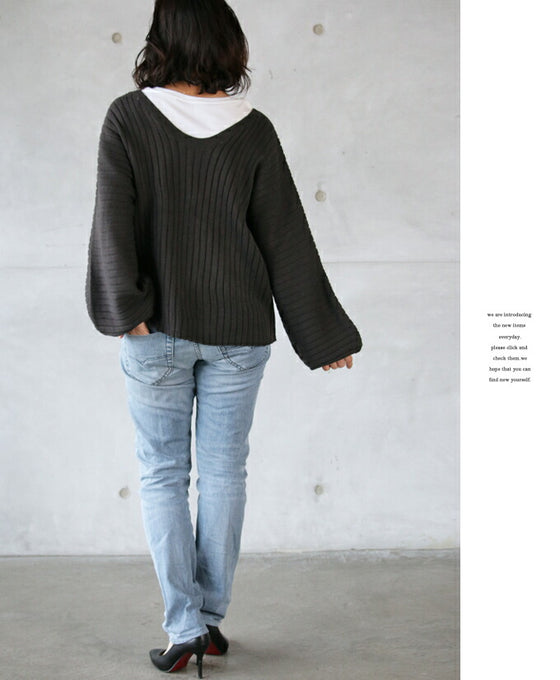 【セール商品返品交換不可】ラフに着て、大人可愛く 袖ぷっくりニット『ブラック』