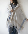 Warm and comfortable fringe stole 