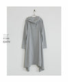 Enjoy the luxurious drape. A deformed top with a slanted back (gray)