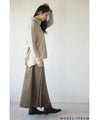 Simple and unique sophisticated design. Mixed material knit turtleneck top 