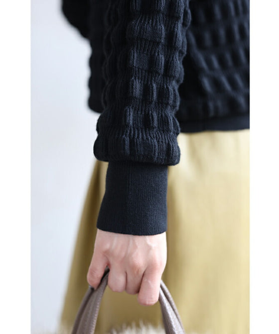 ぽこぽこ浮き立つ立体柄ニットプルオーバートップス