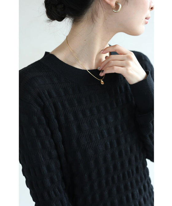 ぽこぽこ浮き立つ立体柄ニットプルオーバートップス