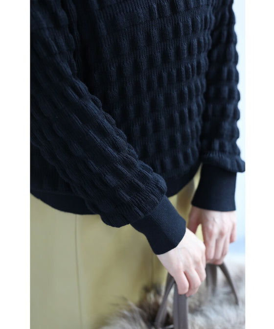 ぽこぽこ浮き立つ立体柄ニットプルオーバートップス