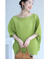 A loose, bouncy zigzag pleated pullover top